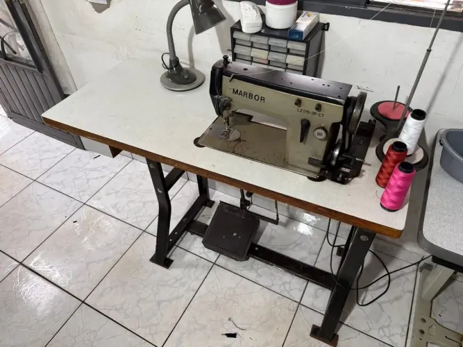 MÁQUINA DE COSTURA SEMI INDUSTRIAL MARBOR (Reta e 3 pontinhos)