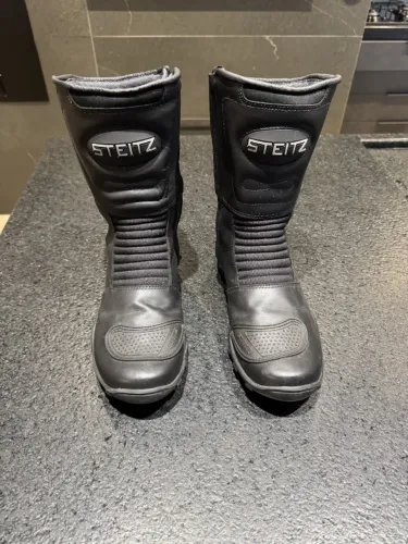 Bota Steitz  impermeável tamanho 42