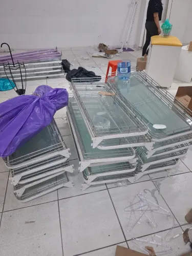Prateleiras de loja - São mais de 44 prateleiras! Fechamos a loja