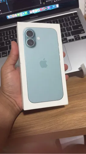 iPhone 16 verde