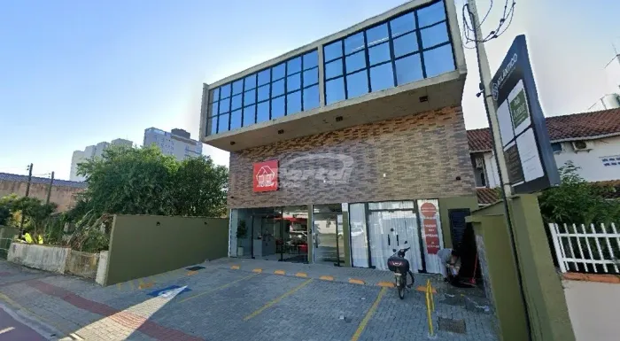 Sala comercial piso superior com 44m² na Av. Emanoel Pinto próximo a Prefeitura no bairro 