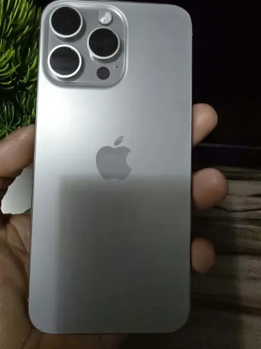 iPhone 15 Pro Max tampa traseira original retirada