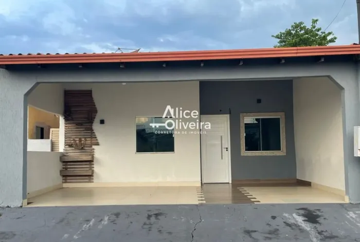 Casa no Condomínio Moradas do Sul à Venda com 3 quartos por R$ 400.000