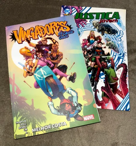 HQs Vingadores da Costa Oeste e Justiça Jovem - Marvel e DC Comics