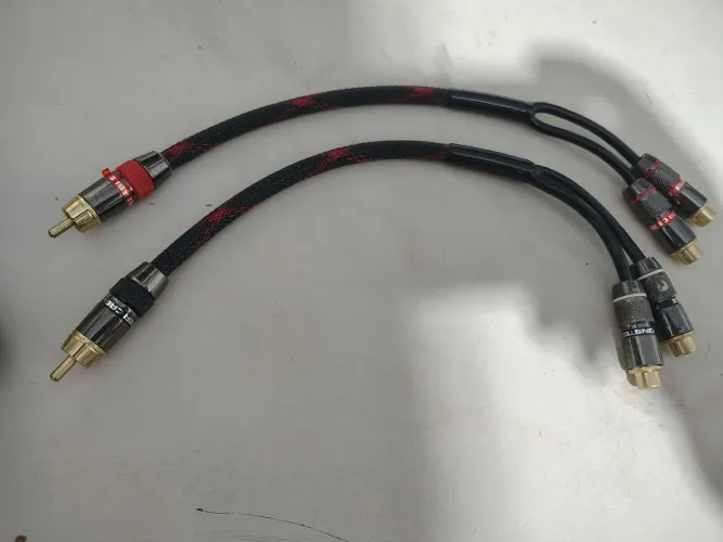 Par de Splitters Y RCA Macho para 2 Fêmeas - Linha HiFi AudioCrast