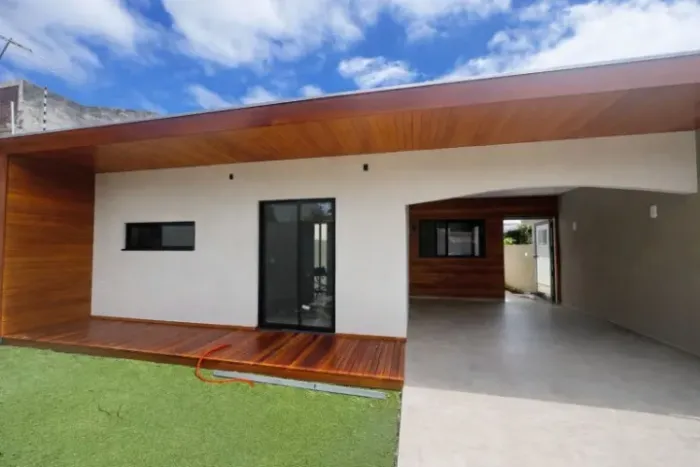 OPORTUNIDADE!!! Casa Térrea com piscina na Vila Brasil, 250m²