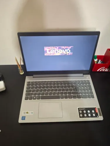 Notebook Lenovo / Modelo: IdeaPad 3-15IGL05