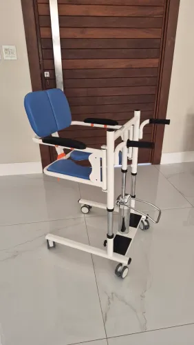 Vendo Cadeira de Transferência Hidráulica Winner Med
