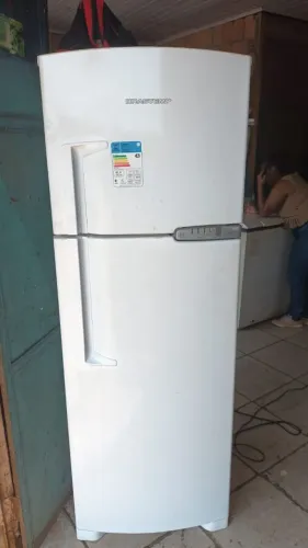 vendo geladeira Brastemp 352 litros funcionando perfeitamente 