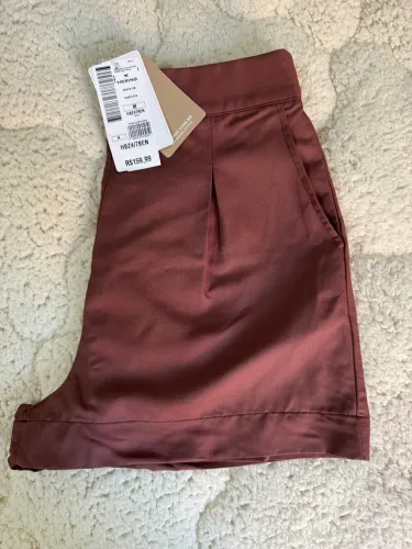 Short alfaiataria com bolso novo na etiqueta sem uso tamanho M