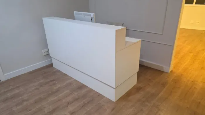 Balcão recepção branco