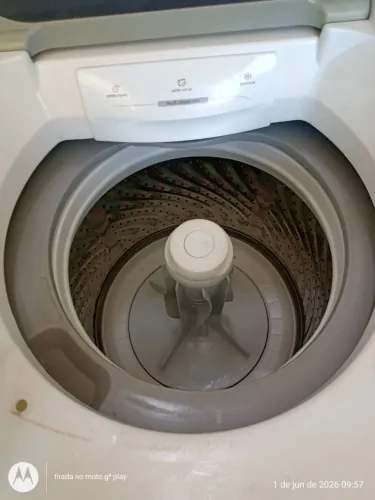 Máquina de lavar roupa Brastemp 11 kg funcionando normal