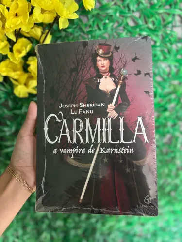 Livro Carmilla: A vampira de Karnstein ( novo )