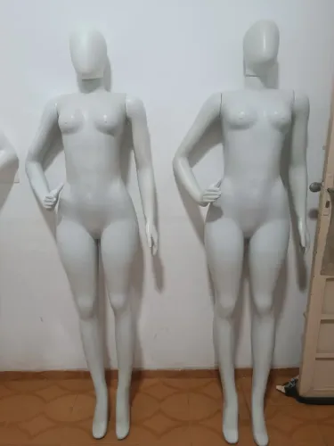 Manequins