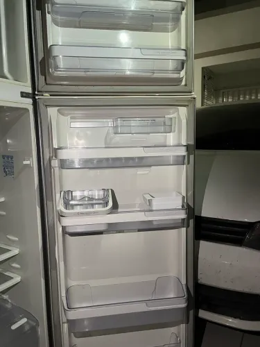 Vende-se geladeira