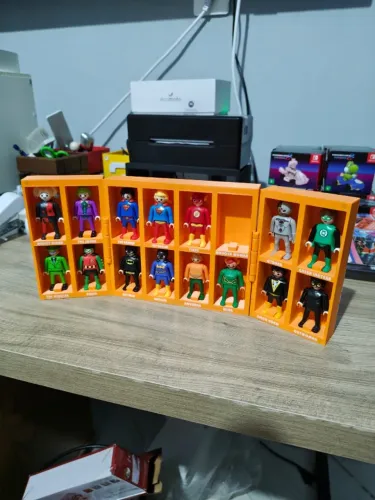 Coleção Playmobil Kinder Ovo - Falta a Mulher maravilha - Com Case