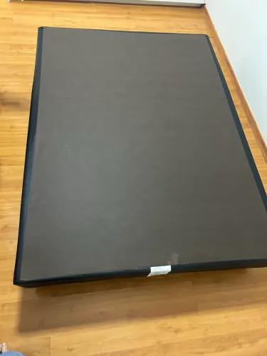 Vendo Base Sommier Ortobom Cori Black, tamanho casal (1,38 x 1,88), com 23cm de altura.