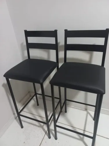 Vende-se duas cadeiras seminovas