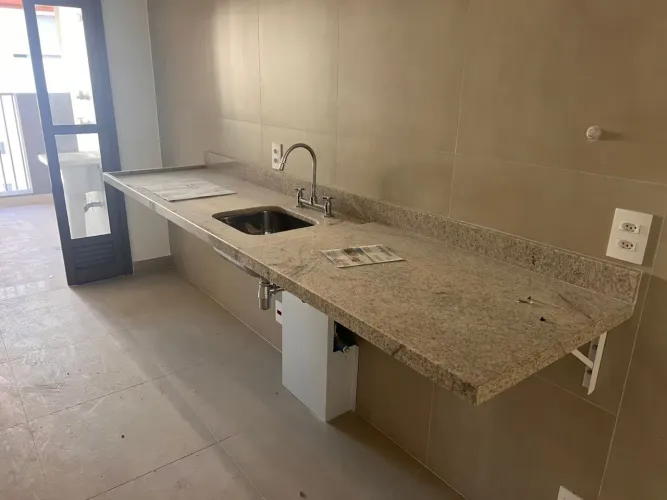 Bancada pia da cozinha (itaunas branco)