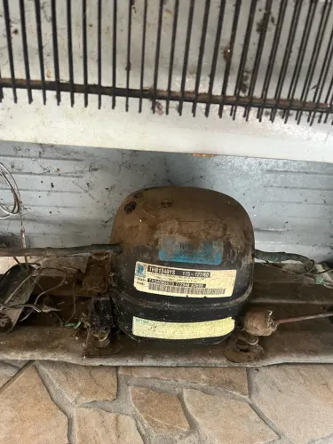 Vendo motor de geladeira