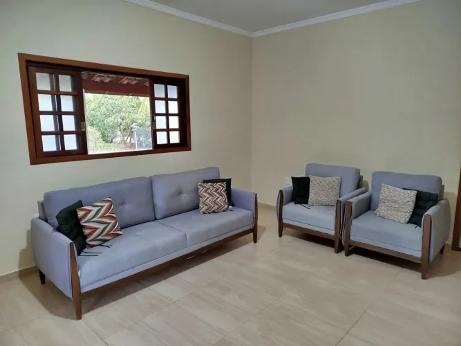 Sofá de 4 lugares + 2 poltronas em excelente estado