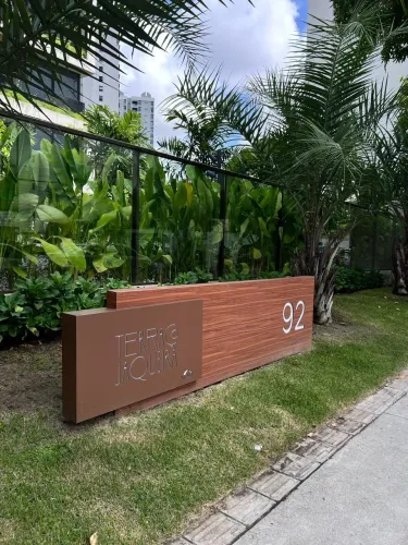 Viva perto de tudo - apartamento na Jaqueira