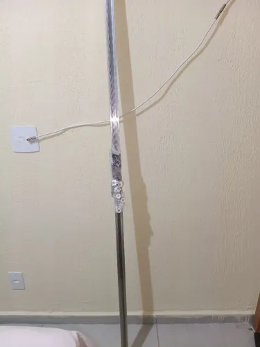 Vendo Porta medindo 90x2. 10 com trilho para porta de correr de 2metros. 