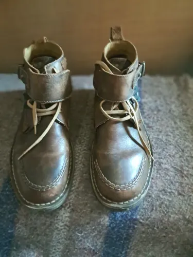 Bota de couro legítimo marrom linda com solado pneumático de alta durabilidade 