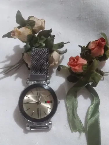 Relógio feminino  com strass