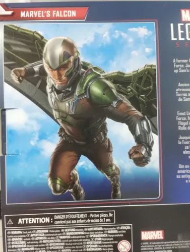 Action figure Falcão Marvel Legends 