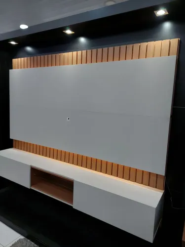 Home Suspenso para TV 75" Largura 218cm
