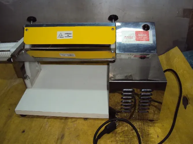 zerado ;maquina .cilindro eletrica inox 127/220w.. massa em geral 