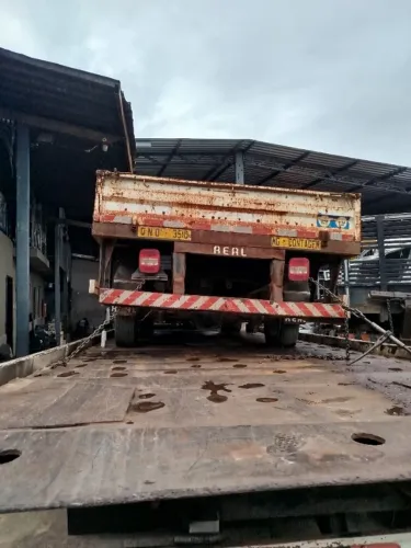 Carroceria de Ferro Caminhão 3/4 3,7m x 2,1m
