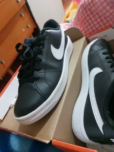? Tênis Nike Court Royale - Preto e Branco Novo<br>