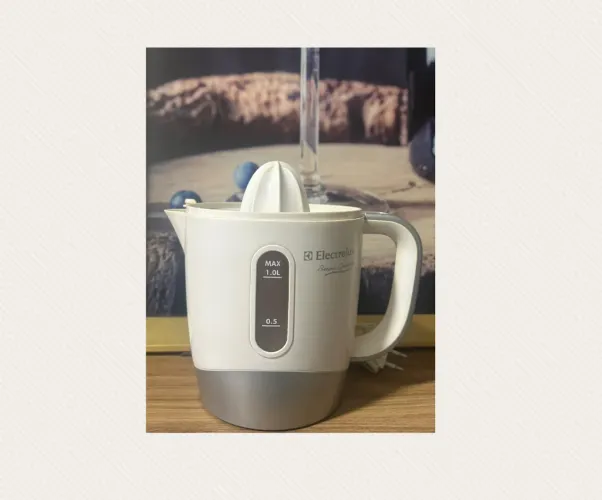 Espremedor de frutas elétrico Electrolux