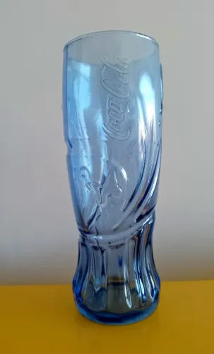 Copo Coca-Cola colecionável azul