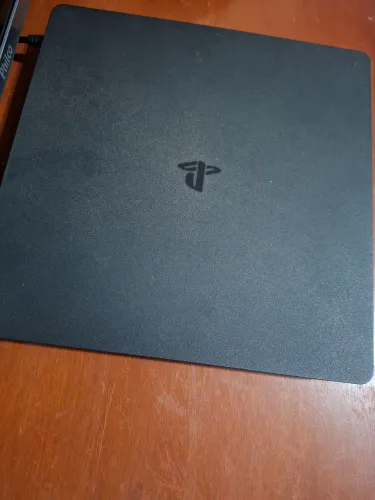 Ps4 slim 1TB