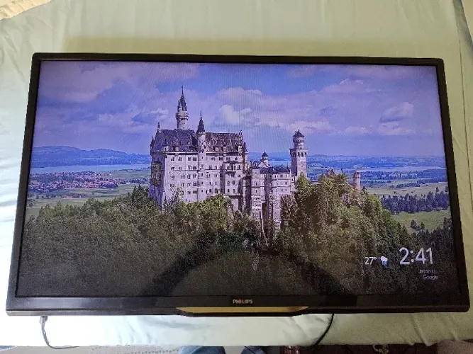 TV 40" FullHD + Chromecast + suporte pra parede