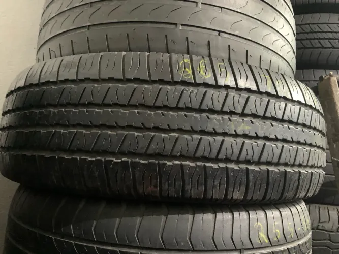 Pneu 265/70/17 por 300$ peça única maxxis bravo seminovo