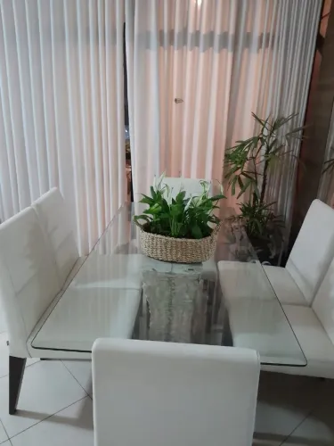 Mesa de Vidro Base Pedra com 6 Cadeiras 