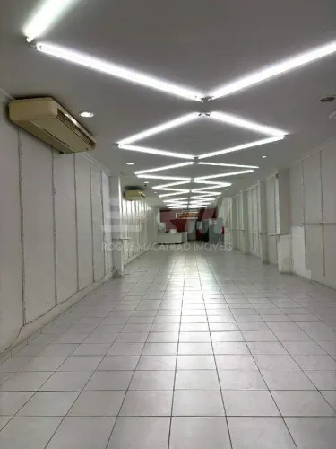 Aluga-se prédio na Rua Grande, 236,53m²