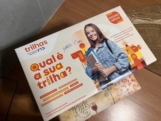Vendo livros didáticos. 2 ano ensino médio 