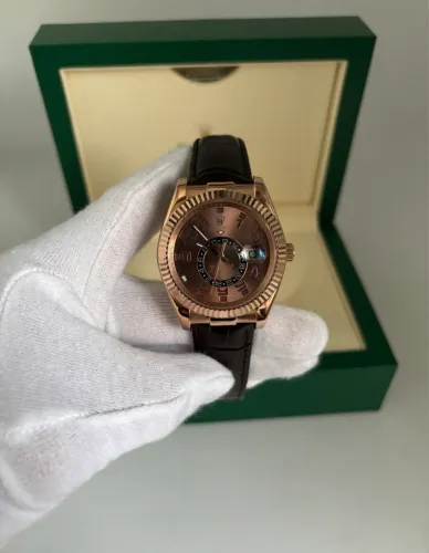 Relógio Rolex Sky Dweller Couro