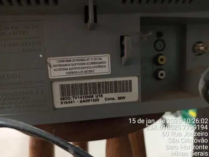 TV 14" Toshiba c/ controle remoto.