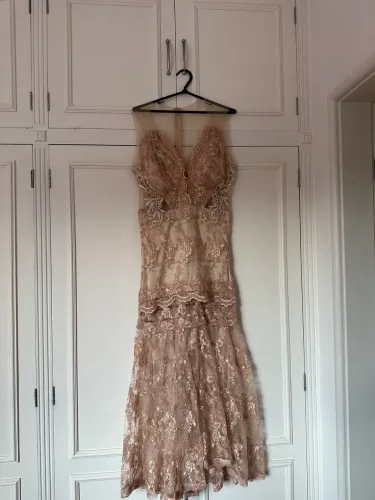 Vestido longo, bordado