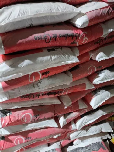 Gesso Cola 5 kgs R$10,90 cada 