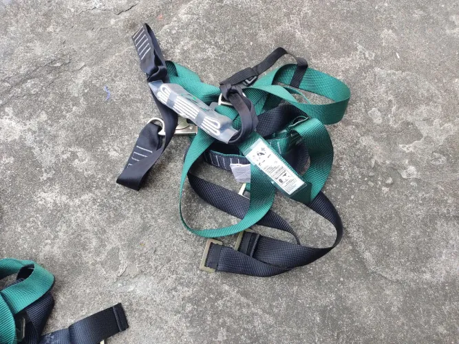 Cinto de segurança para trabalho em altura ( novo )