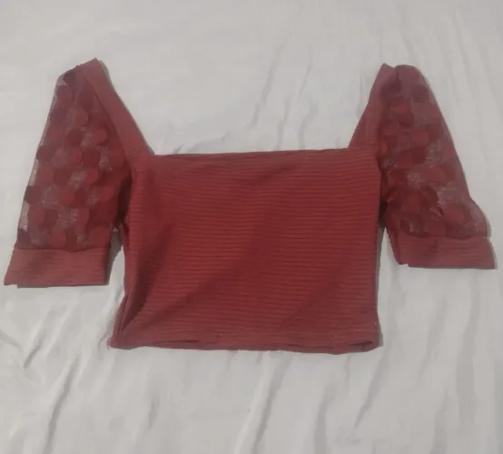 Cropped vermelho com manga