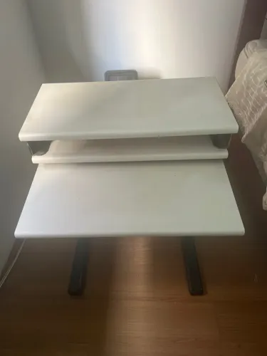 Mesa para computador reforçada