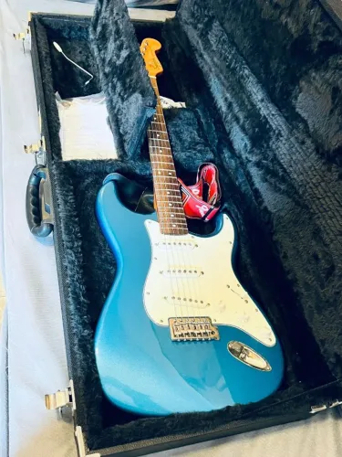 Guitarra Fender Squier Classic Vibe 60 + case rídigo novo